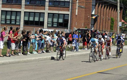 djaci navijaju za bickliste u Kanadi